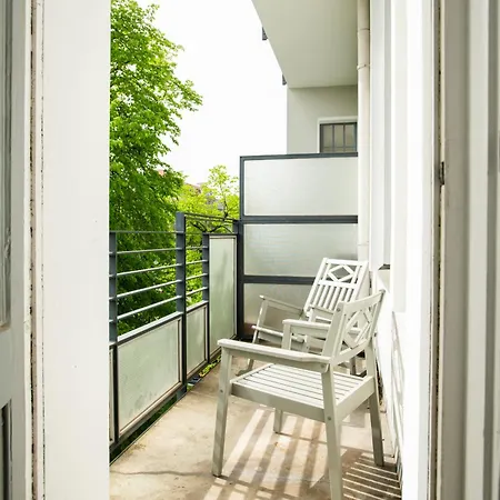 Апартаменты Kaiser 02 By Rockchair L Superhost Status L 3 Bedrooms Boxspringbeds 2 Bathrooms L Cozy Family & Business Flair 155 Sqm 3 Balcony 2nd Floor Elevator Up To 10 Guests Welcomes You! *
