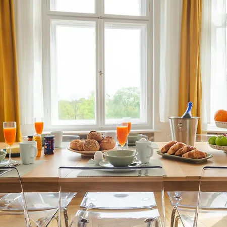 Апартаменты Kaiser 02 By Rockchair L Superhost Status L 3 Bedrooms Boxspringbeds 2 Bathrooms L Cozy Family & Business Flair 155 Sqm 3 Balcony 2nd Floor Elevator Up To 10 Guests Welcomes You! *