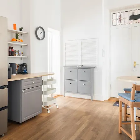 Апартаменты Kaiser 02 By Rockchair L Superhost Status L 3 Bedrooms Boxspringbeds 2 Bathrooms L Cozy Family & Business Flair 155 Sqm 3 Balcony 2nd Floor Elevator Up To 10 Guests Welcomes You!