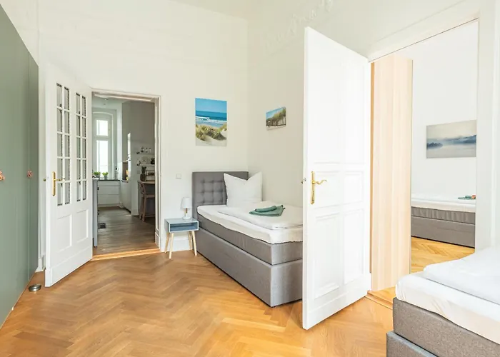Appartamento Kaiser 02 By Rockchair L Superhost Status L 3 Bedrooms Boxspringbeds 2 Bathrooms L Cozy Family & Business Flair 155 Sqm 3 Balcony 2nd Floor Elevator Up To 10 Guests Welcomes You! Berlino