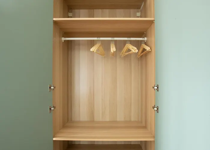 Appartamento Kaiser 02 By Rockchair L Superhost Status L 3 Bedrooms Boxspringbeds 2 Bathrooms L Cozy Family & Business Flair 155 Sqm 3 Balcony 2nd Floor Elevator Up To 10 Guests Welcomes You! *