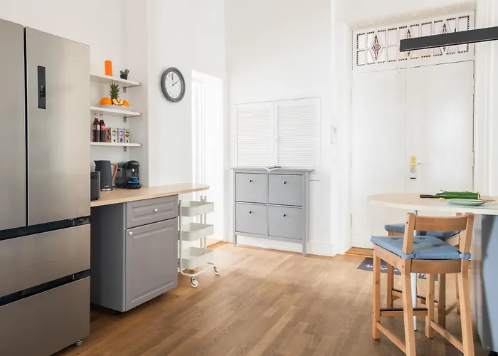 Appartamento Kaiser 02 By Rockchair L Superhost Status L 3 Bedrooms Boxspringbeds 2 Bathrooms L Cozy Family & Business Flair 155 Sqm 3 Balcony 2nd Floor Elevator Up To 10 Guests Welcomes You!