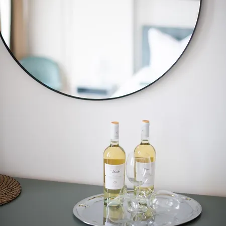 Apartment Kaiser 02 By Rockchair L Superhost Status L 3 Bedrooms Boxspringbeds 2 Bathrooms L Cozy Family & Business Flair 155 Sqm 3 Balcony 2nd Floor Elevator Up To 10 Guests Welcomes You!