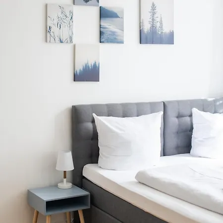 Apartman Kaiser 02 By Rockchair L Superhost Status L 3 Bedrooms Boxspringbeds 2 Bathrooms L Cozy Family & Business Flair 155 Sqm 3 Balcony 2nd Floor Elevator Up To 10 Guests Welcomes You!