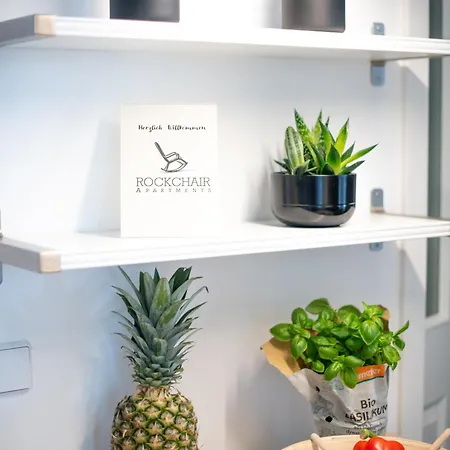 Kaiser 02 By Rockchair L Superhost Status L 3 Bedrooms Boxspringbeds 2 Bathrooms L Cozy Family & Business Flair 155 Sqm 3 Balcony 2nd Floor Elevator Up To 10 Guests Welcomes You!