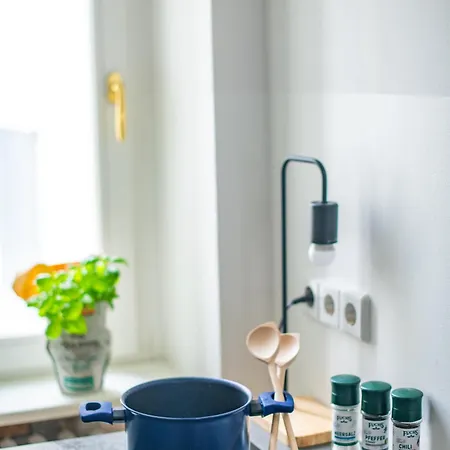 Apartman Kaiser 02 By Rockchair L Superhost Status L 3 Bedrooms Boxspringbeds 2 Bathrooms L Cozy Family & Business Flair 155 Sqm 3 Balcony 2nd Floor Elevator Up To 10 Guests Welcomes You! *