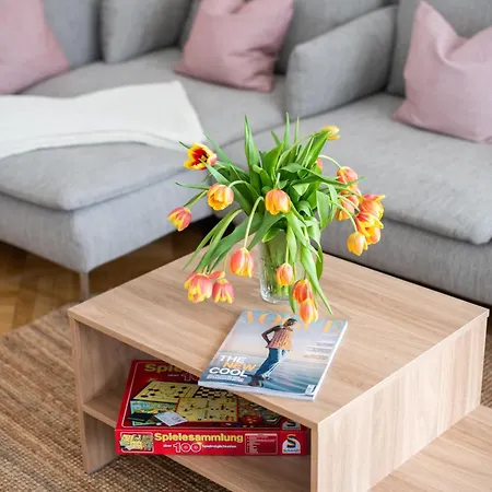 Kaiser 02 By Rockchair L Superhost Status L 3 Bedrooms Boxspringbeds 2 Bathrooms L Cozy Family & Business Flair 155 Sqm 3 Balcony 2nd Floor Elevator Up To 10 Guests Welcomes You!