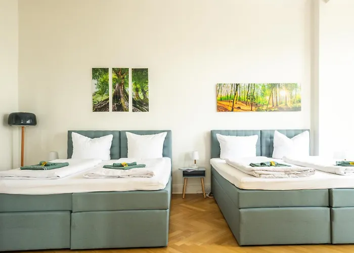 Kaiser 02 By Rockchair L Superhost Status L 3 Bedrooms Boxspringbeds 2 Bathrooms L Cozy Family & Business Flair 155 Sqm 3 Balcony 2nd Floor Elevator Up To 10 Guests Welcomes You!