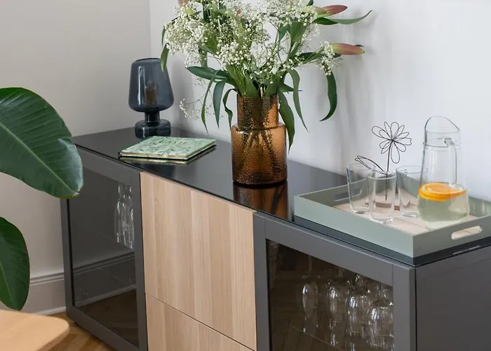 Kaiser 02 By Rockchair L Superhost Status L 3 Bedrooms Boxspringbeds 2 Bathrooms L Cozy Family & Business Flair 155 Sqm 3 Balcony 2nd Floor Elevator Up To 10 Guests Welcomes You! Berlin