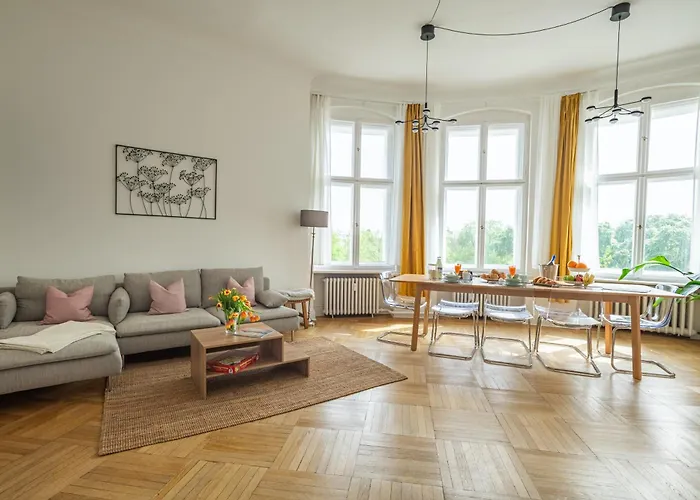 アパート Kaiser 02 By Rockchair L Superhost Status L 3 Bedrooms Boxspringbeds 2 Bathrooms L Cozy Family & Business Flair 155 Sqm 3 Balcony 2nd Floor Elevator Up To 10 Guests Welcomes You!