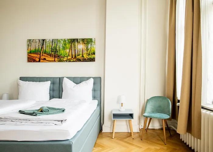 Kaiser 02 By Rockchair L Superhost Status L 3 Bedrooms Boxspringbeds 2 Bathrooms L Cozy Family & Business Flair 155 Sqm 3 Balcony 2nd Floor Elevator Up To 10 Guests Welcomes You!