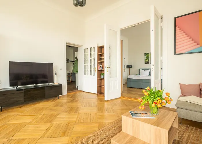 Apartman Kaiser 02 By Rockchair L Superhost Status L 3 Bedrooms Boxspringbeds 2 Bathrooms L Cozy Family & Business Flair 155 Sqm 3 Balcony 2nd Floor Elevator Up To 10 Guests Welcomes You! *