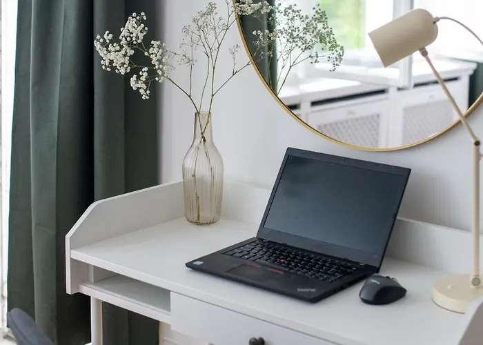 Apartman Kaiser 02 By Rockchair L Superhost Status L 3 Bedrooms Boxspringbeds 2 Bathrooms L Cozy Family & Business Flair 155 Sqm 3 Balcony 2nd Floor Elevator Up To 10 Guests Welcomes You! Berlin