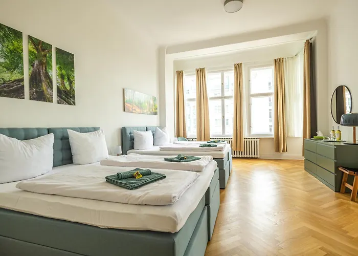 Apartman Kaiser 02 By Rockchair L Superhost Status L 3 Bedrooms Boxspringbeds 2 Bathrooms L Cozy Family & Business Flair 155 Sqm 3 Balcony 2nd Floor Elevator Up To 10 Guests Welcomes You!