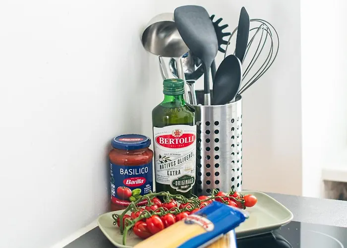 Kaiser 02 By Rockchair L Superhost Status L 3 Bedrooms Boxspringbeds 2 Bathrooms L Cozy Family & Business Flair 155 Sqm 3 Balcony 2nd Floor Elevator Up To 10 Guests Welcomes You!