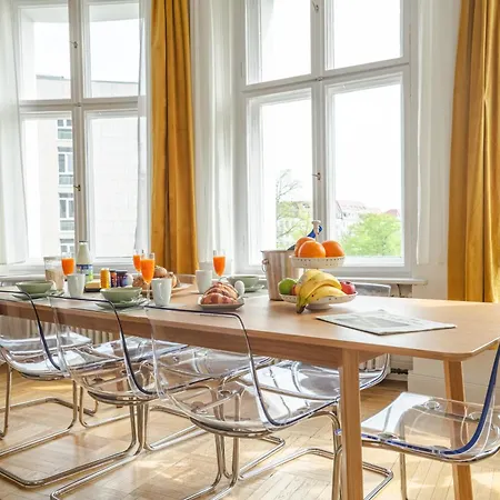 Lejlighed Kaiser 02 By Rockchair L Superhost Status L 3 Bedrooms Boxspringbeds 2 Bathrooms L Cozy Family & Business Flair 155 Sqm 3 Balcony 2nd Floor Elevator Up To 10 Guests Welcomes You!