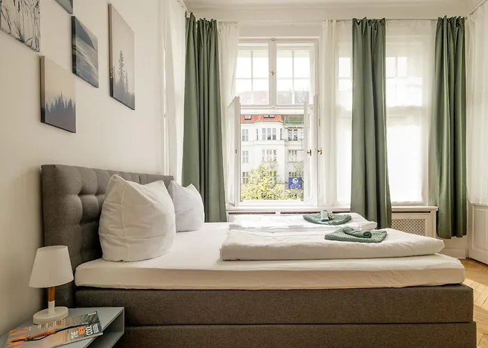 Kaiser 02 By Rockchair L Superhost Status L 3 Bedrooms Boxspringbeds 2 Bathrooms L Cozy Family & Business Flair 155 Sqm 3 Balcony 2nd Floor Elevator Up To 10 Guests Welcomes You!