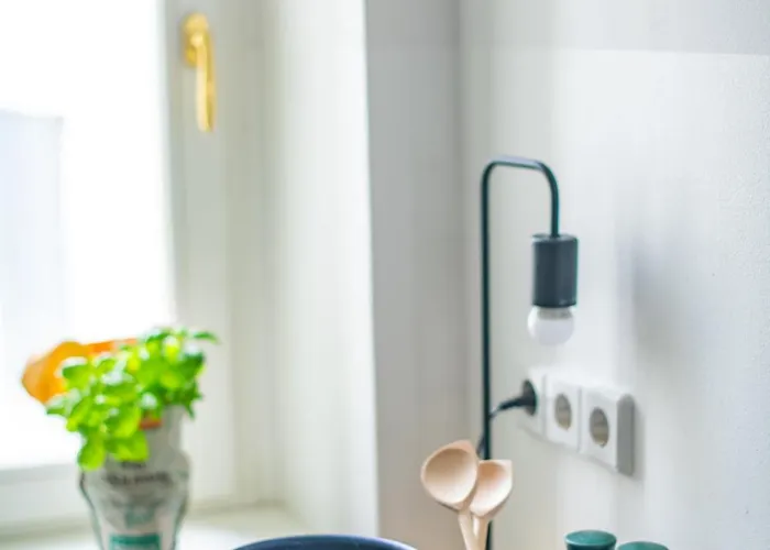 Apartamento Kaiser 02 By Rockchair L Superhost Status L 3 Bedrooms Boxspringbeds 2 Bathrooms L Cozy Family & Business Flair 155 Sqm 3 Balcony 2nd Floor Elevator Up To 10 Guests Welcomes You! *