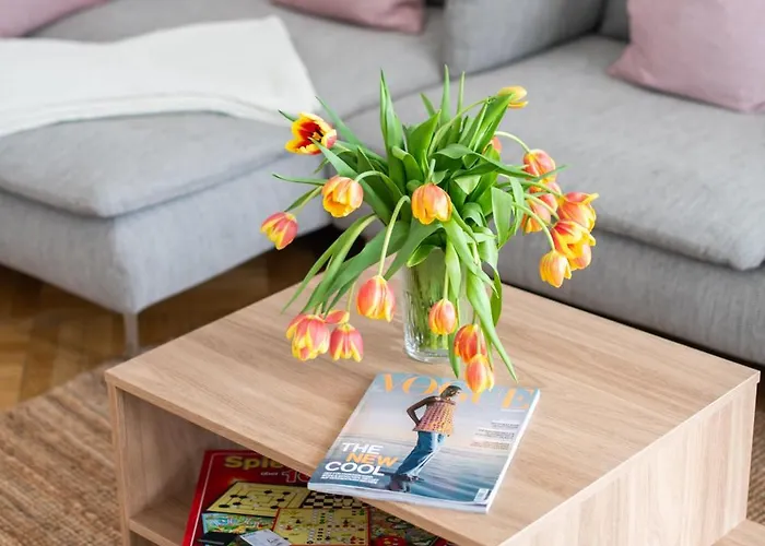 Kaiser 02 By Rockchair L Superhost Status L 3 Bedrooms Boxspringbeds 2 Bathrooms L Cozy Family & Business Flair 155 Sqm 3 Balcony 2nd Floor Elevator Up To 10 Guests Welcomes You!