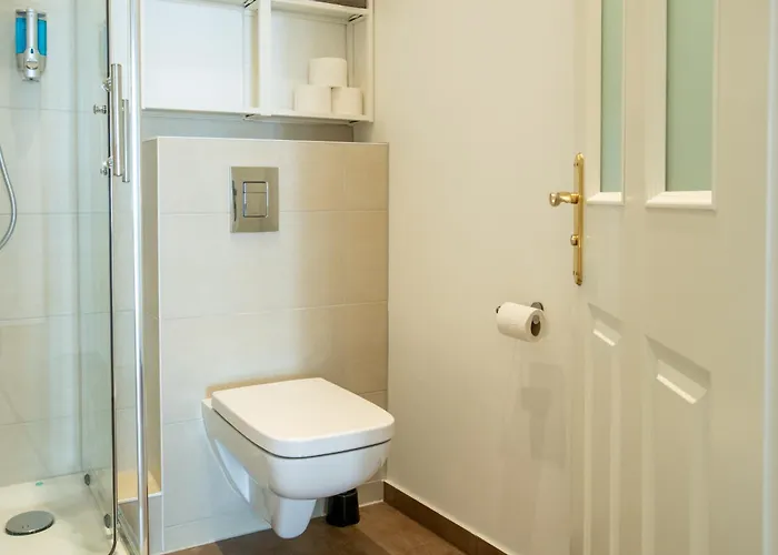 Apartamento Kaiser 02 By Rockchair L Superhost Status L 3 Bedrooms Boxspringbeds 2 Bathrooms L Cozy Family & Business Flair 155 Sqm 3 Balcony 2nd Floor Elevator Up To 10 Guests Welcomes You! *