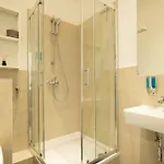 דירה Kaiser 02 By Rockchair L Superhost Status L 3 Bedrooms Boxspringbeds 2 Bathrooms L Cozy Family & Business Flair 155 Sqm 3 Balcony 2nd Floor Elevator Up To 10 Guests Welcomes You! *