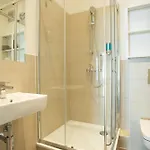 דירה Kaiser 02 By Rockchair L Superhost Status L 3 Bedrooms Boxspringbeds 2 Bathrooms L Cozy Family & Business Flair 155 Sqm 3 Balcony 2nd Floor Elevator Up To 10 Guests Welcomes You! *