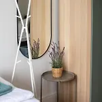 Appartement Kaiser 02 By Rockchair L Superhost Status L 3 Bedrooms Boxspringbeds 2 Bathrooms L Cozy Family & Business Flair 155 Sqm 3 Balcony 2nd Floor Elevator Up To 10 Guests Welcomes You!