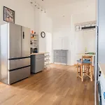 Appartement Kaiser 02 By Rockchair L Superhost Status L 3 Bedrooms Boxspringbeds 2 Bathrooms L Cozy Family & Business Flair 155 Sqm 3 Balcony 2nd Floor Elevator Up To 10 Guests Welcomes You!