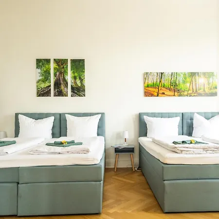 Kaiser 02 By Rockchair L Superhost Status L 3 Bedrooms Boxspringbeds 2 Bathrooms L Cozy Family & Business Flair 155 Sqm 3 Balcony 2nd Floor Elevator Up To 10 Guests Welcomes You!