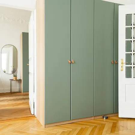 Apartamento Kaiser 02 By Rockchair L Superhost Status L 3 Bedrooms Boxspringbeds 2 Bathrooms L Cozy Family & Business Flair 155 Sqm 3 Balcony 2nd Floor Elevator Up To 10 Guests Welcomes You! Berlim