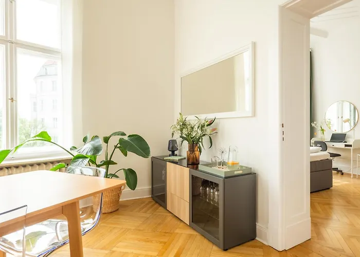 Διαμέρισμα Kaiser 02 By Rockchair L Superhost Status L 3 Bedrooms Boxspringbeds 2 Bathrooms L Cozy Family & Business Flair 155 Sqm 3 Balcony 2nd Floor Elevator Up To 10 Guests Welcomes You! Βερολίνο