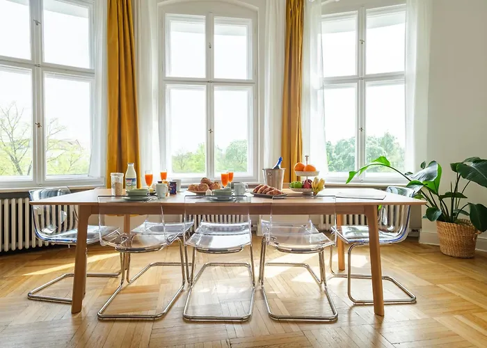 Διαμέρισμα Kaiser 02 By Rockchair L Superhost Status L 3 Bedrooms Boxspringbeds 2 Bathrooms L Cozy Family & Business Flair 155 Sqm 3 Balcony 2nd Floor Elevator Up To 10 Guests Welcomes You!