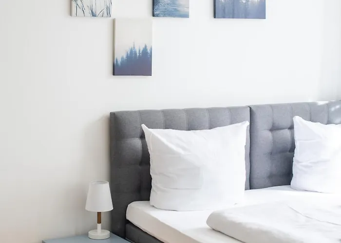 Διαμέρισμα Kaiser 02 By Rockchair L Superhost Status L 3 Bedrooms Boxspringbeds 2 Bathrooms L Cozy Family & Business Flair 155 Sqm 3 Balcony 2nd Floor Elevator Up To 10 Guests Welcomes You!