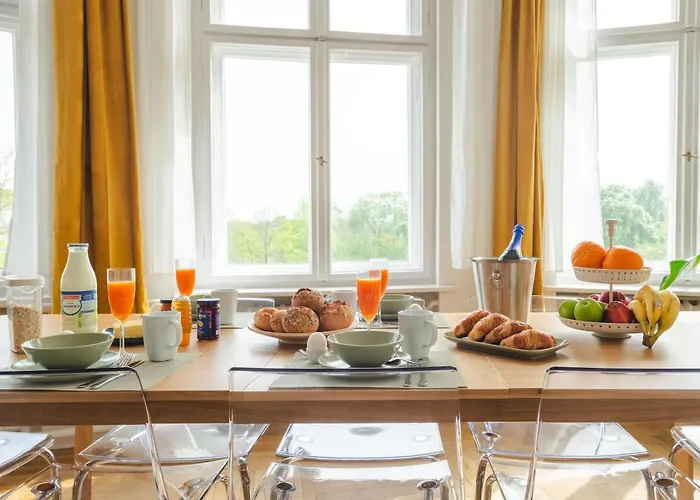 Διαμέρισμα Kaiser 02 By Rockchair L Superhost Status L 3 Bedrooms Boxspringbeds 2 Bathrooms L Cozy Family & Business Flair 155 Sqm 3 Balcony 2nd Floor Elevator Up To 10 Guests Welcomes You! *